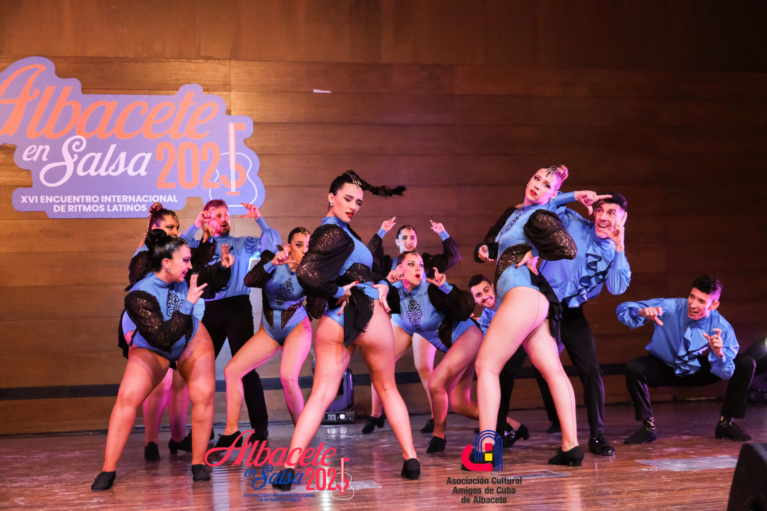 ARTISTAS Y COMPAÑÍAS